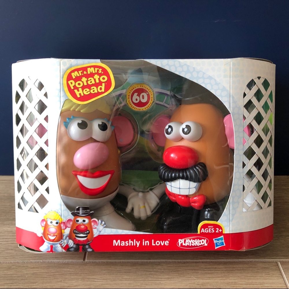 Hasbro Mr & Mrs Potato Head Mashly in Love (NIB)